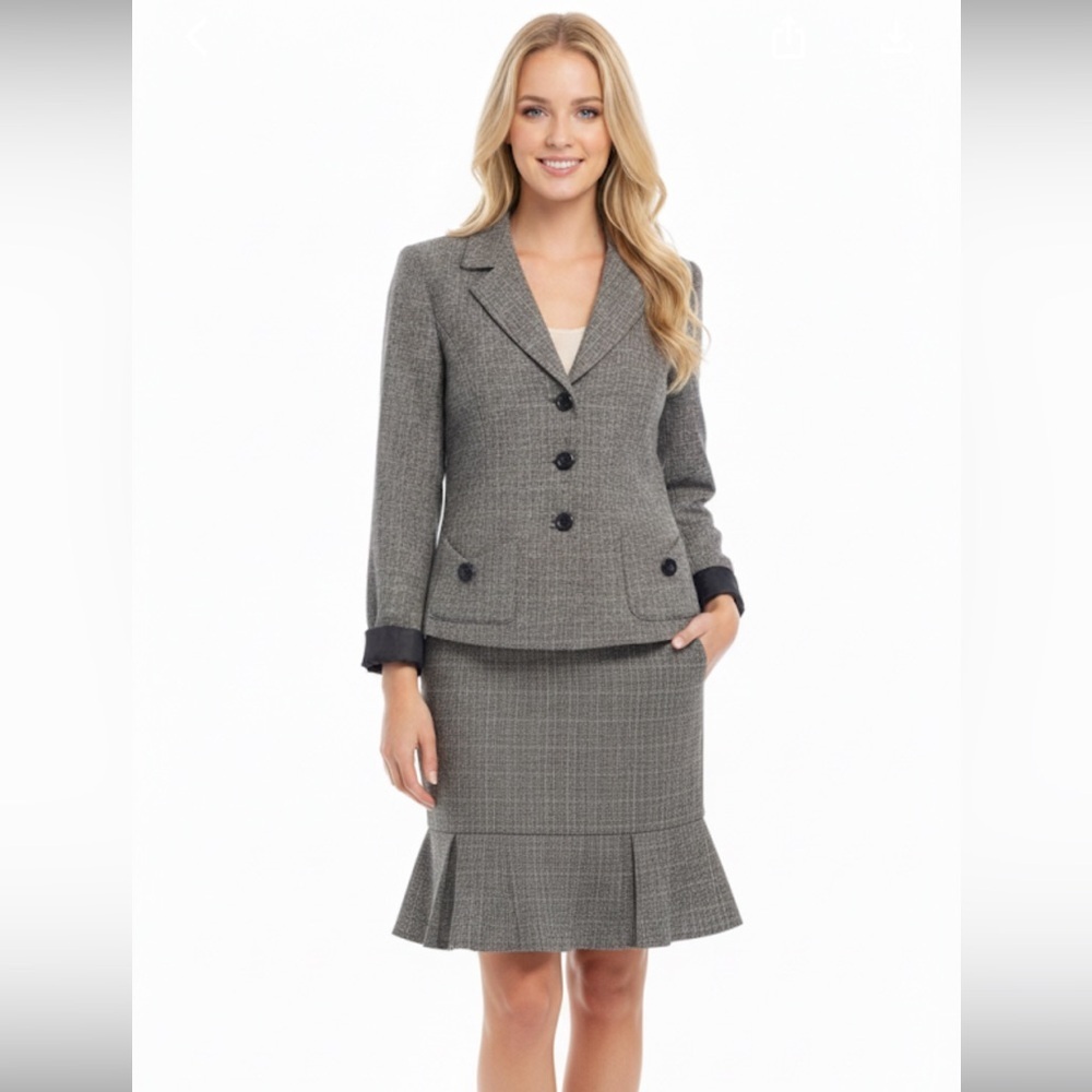 Ainsley & Aiden skirt suit set size 10